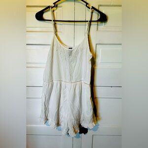 MinkPink Romper Sz medium